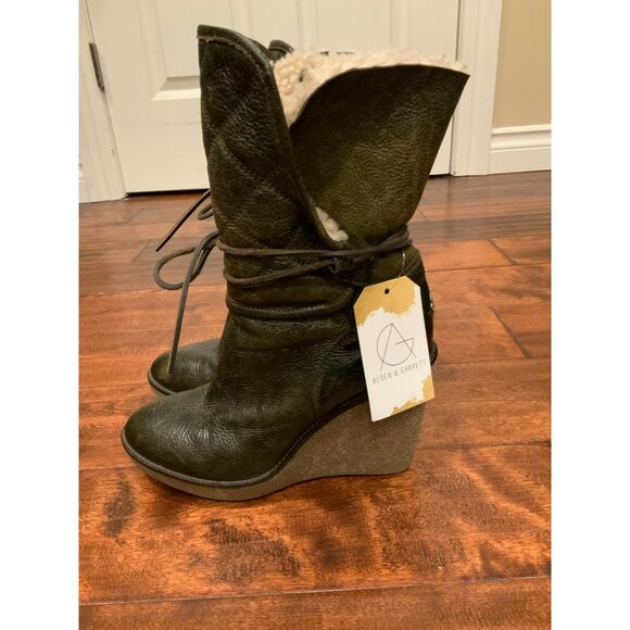 Moncler Brown Soft Quilted Leather Wedge Boot W/ Shearling Lining, Size 39 | 9 - Picture 5 of 9